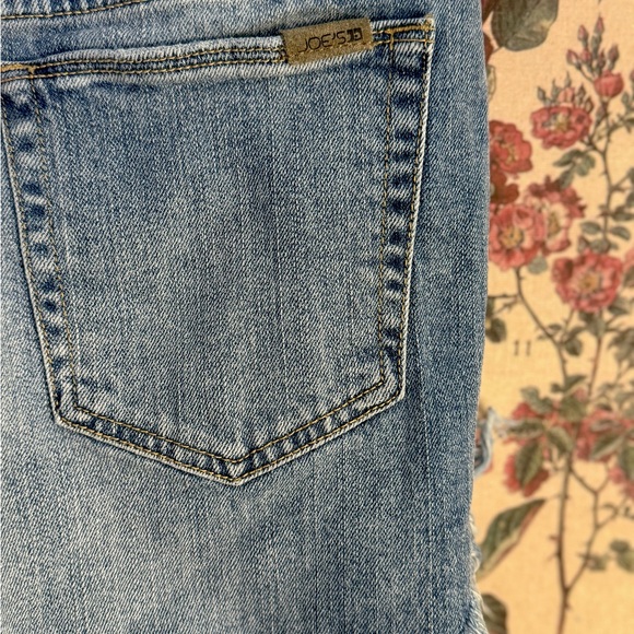 High-Waist Denim Shorts with Destroyed/Fringed Cut Off Lining - Picture 3 of 4